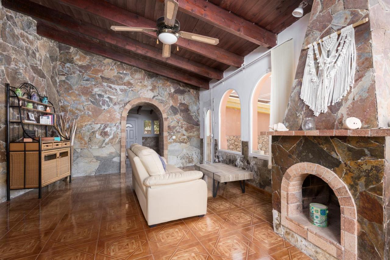 Home2Book Quiet Villa With Private Pool Triquivijate Exterior photo