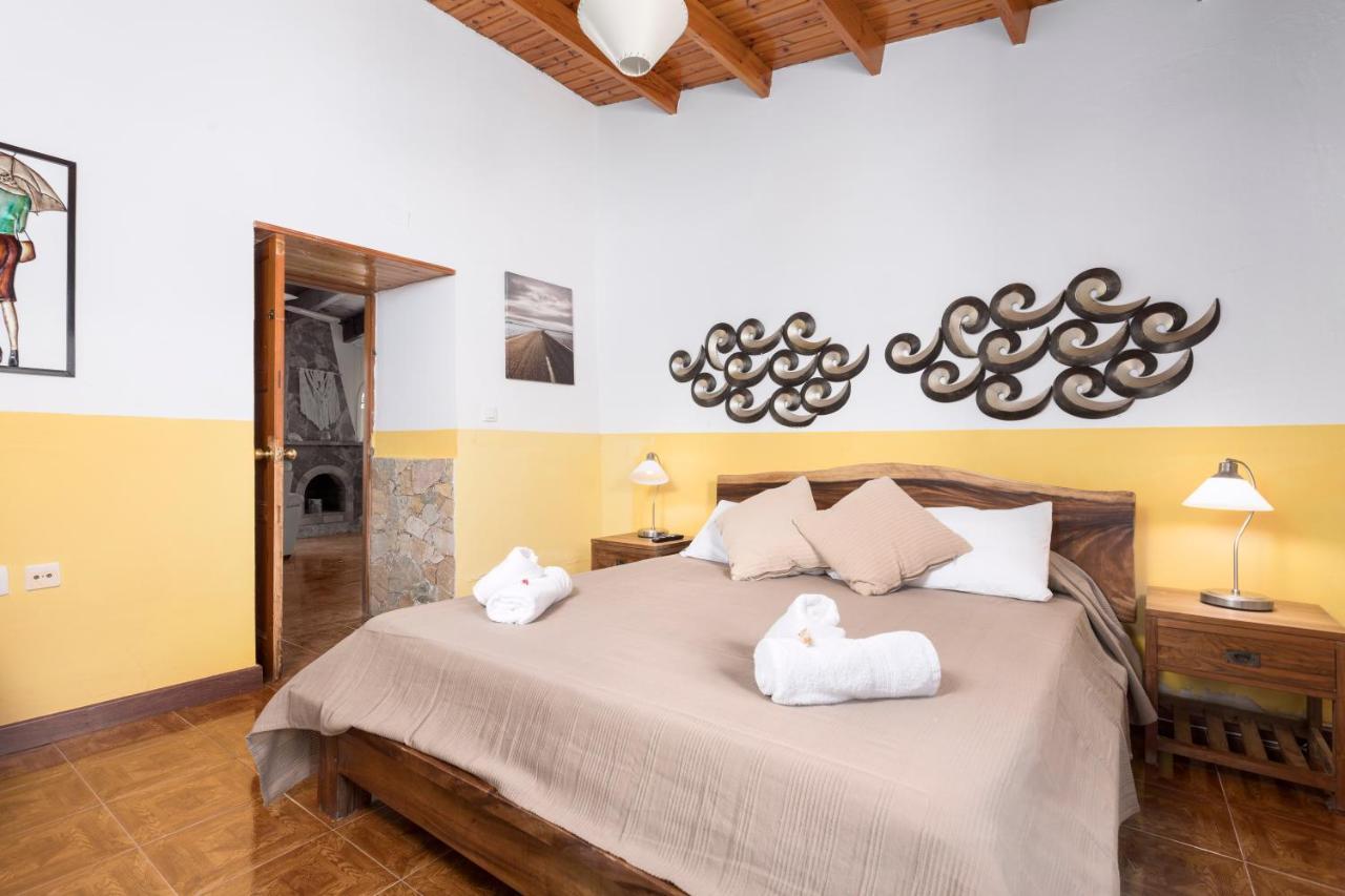 Home2Book Quiet Villa With Private Pool Triquivijate Exterior photo